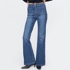 GAP High Rise '70s Flare Jeans size 28R Medium Indigo with front patch pockets